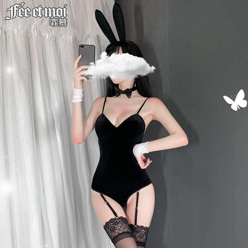 霏慕 金丝绒兔女郎连体衣 - Jiumiluxe啾咪情趣
